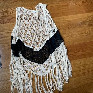 Umgee small crochet black and cream vest